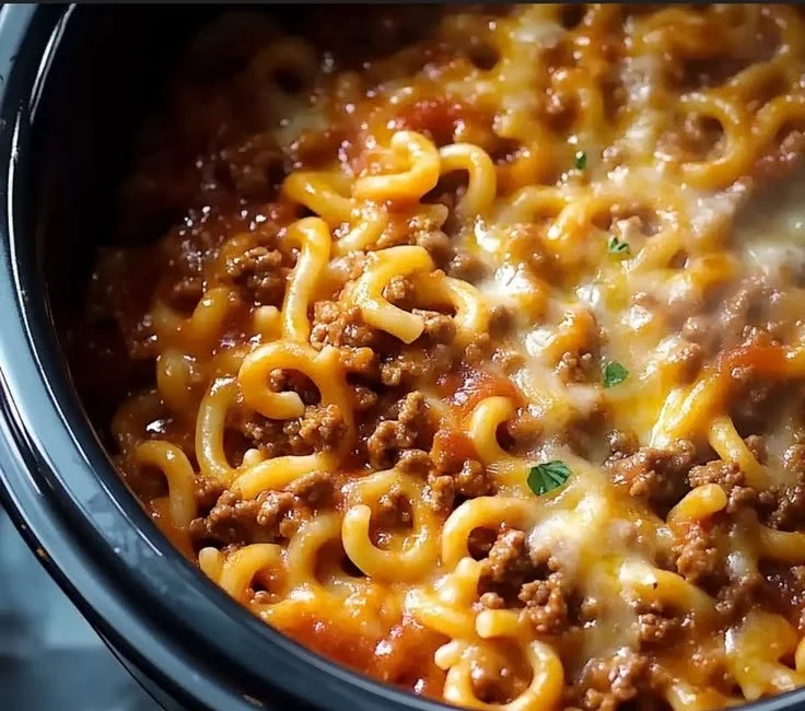 Homemade Crockpot Ground Beef Pasta: Cozy Comfort in a Bowl