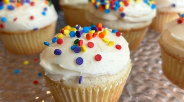 Vanilla Bean Cupcakes 4 Vanilla Bean Cupcakes